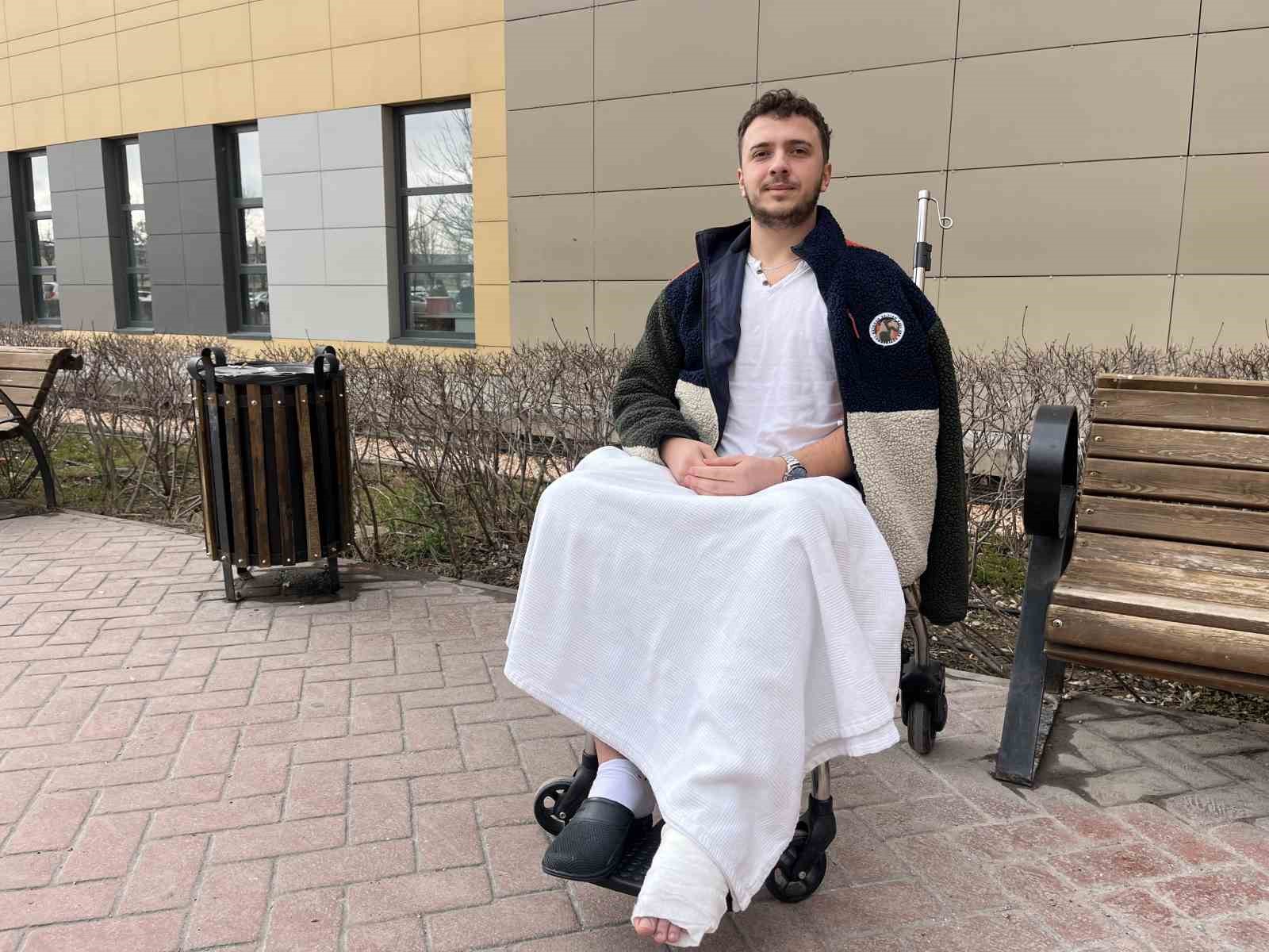 10 kişinin &ouml;ld&uuml;ğ&uuml; kazadan yaralı kurtulan &ouml;ğrenci, otob&uuml;s şof&ouml;r&uuml;yle sohbetini anlattı
