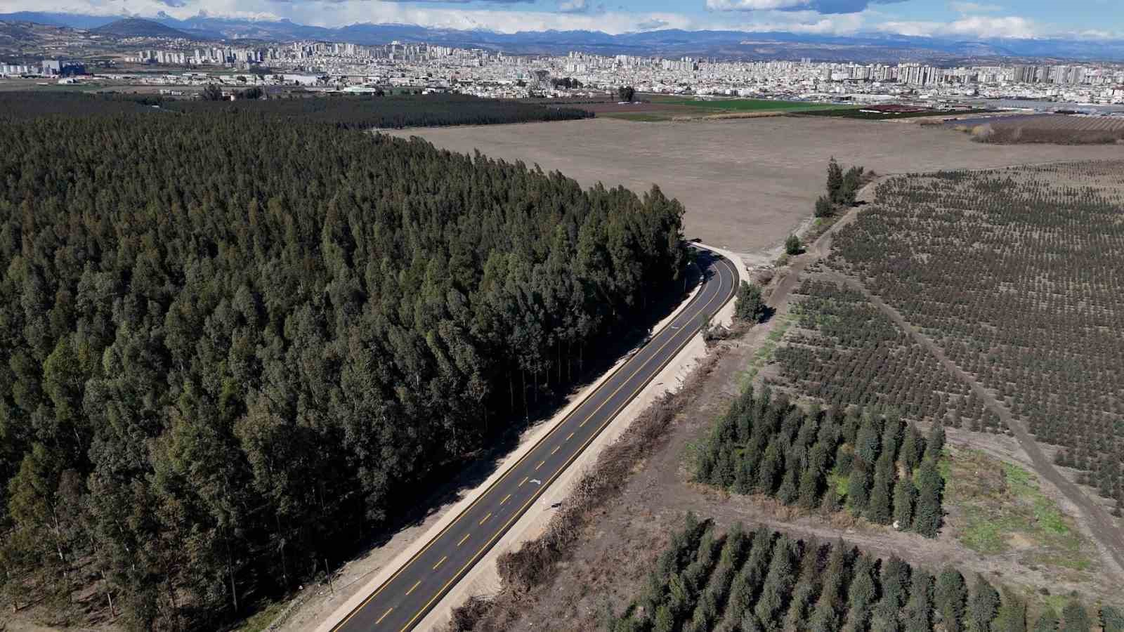 Mersin&rsquo;de &uuml;reticilerin kullandığı yol yenilendi
