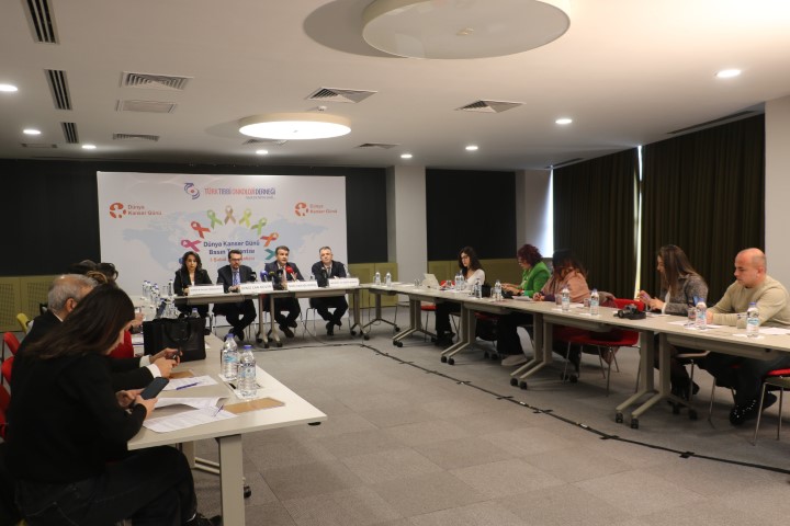 T&uuml;rk Tıbbi Onkoloji Derneği Başkanı Karadurmuş: 