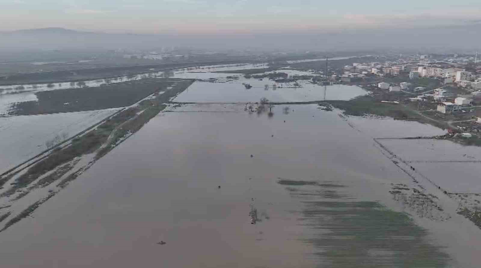 Bursa&rsquo;da binlerce dekar ekili alan sular altında
