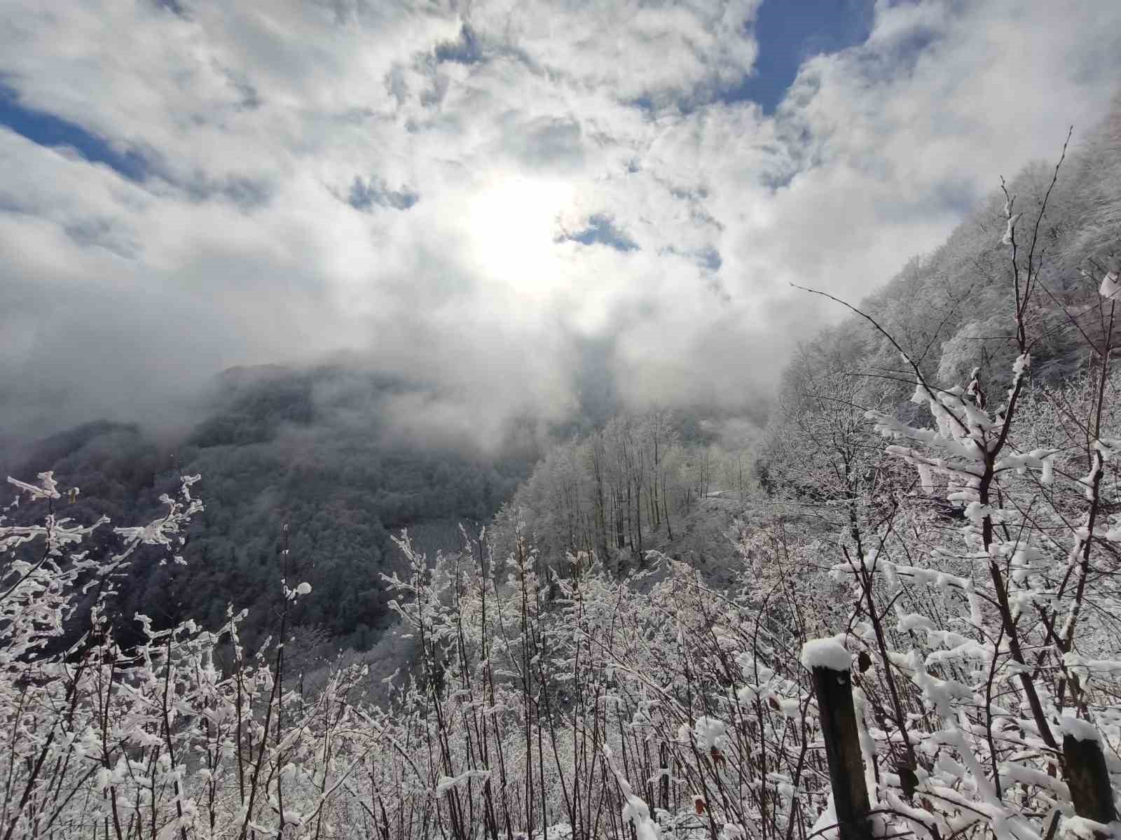Ordu&rsquo;nun y&uuml;ksek kesimlerinde kar manzarası
