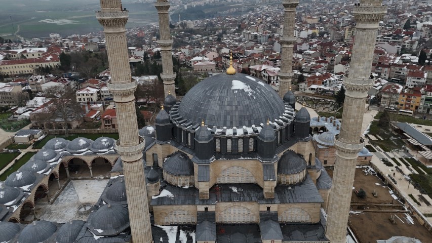 Selimiye Camii’nde tartışma konusu olan kubbe yazıları uzun bir aradan sonra ilk kez görüntülendi