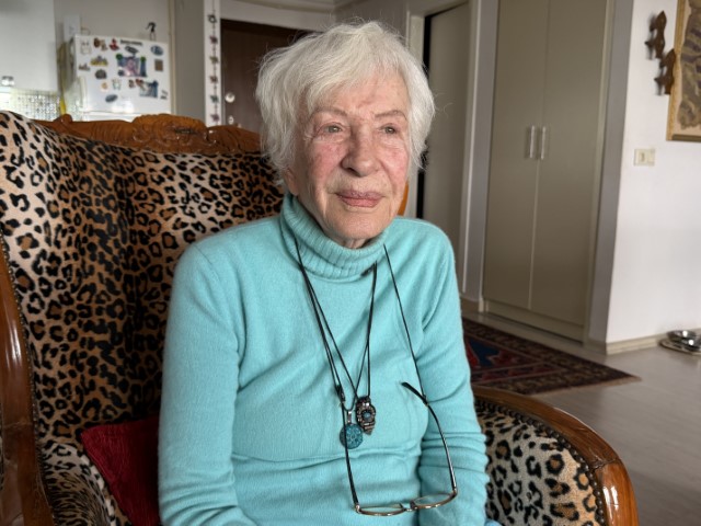 Defne Joy Foster&rsquo;ın &ouml;l&uuml;m yıld&ouml;n&uuml;m&uuml;nde 