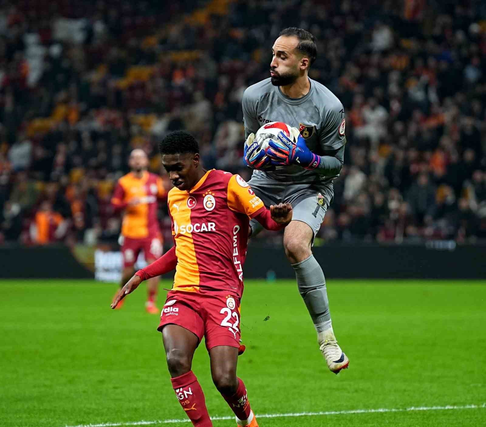 Ziraat T&uuml;rkiye Kupası: Galatasaray: 1 - İstanbulspor: 0 (Ma&ccedil; devam ediyor)
