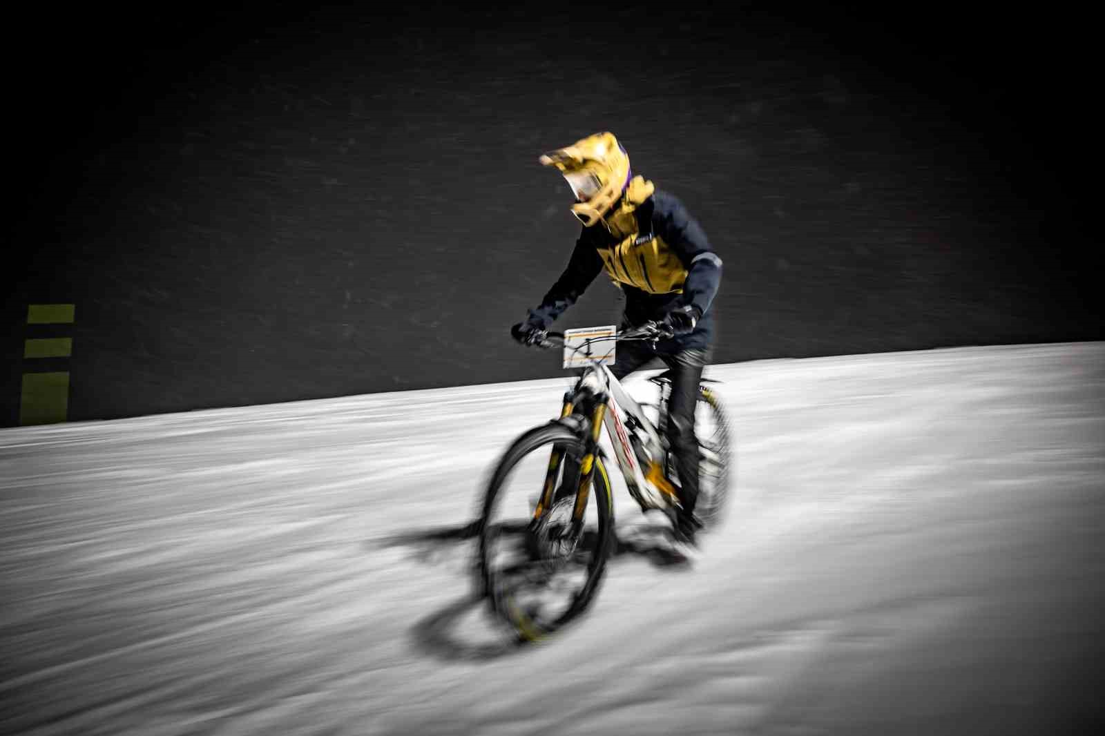 Paland&ouml;ken&rsquo;den Alplere: T&uuml;rk sporcular Snowbike D&uuml;nya Şampiyonası&rsquo;nda
