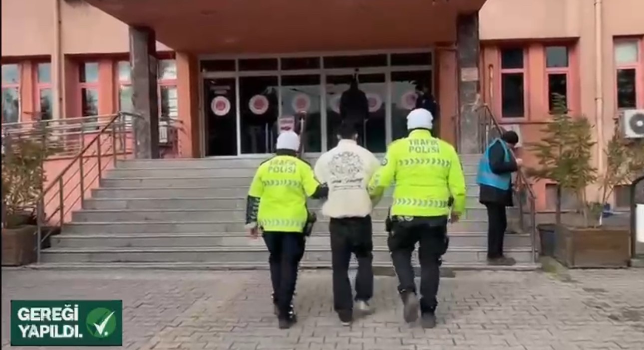 Karab&uuml;k&rsquo;te polisin "dur" ihtarına uymayan motosiklet s&uuml;r&uuml;c&uuml;s&uuml;ne 69 bin 200 TL ceza
