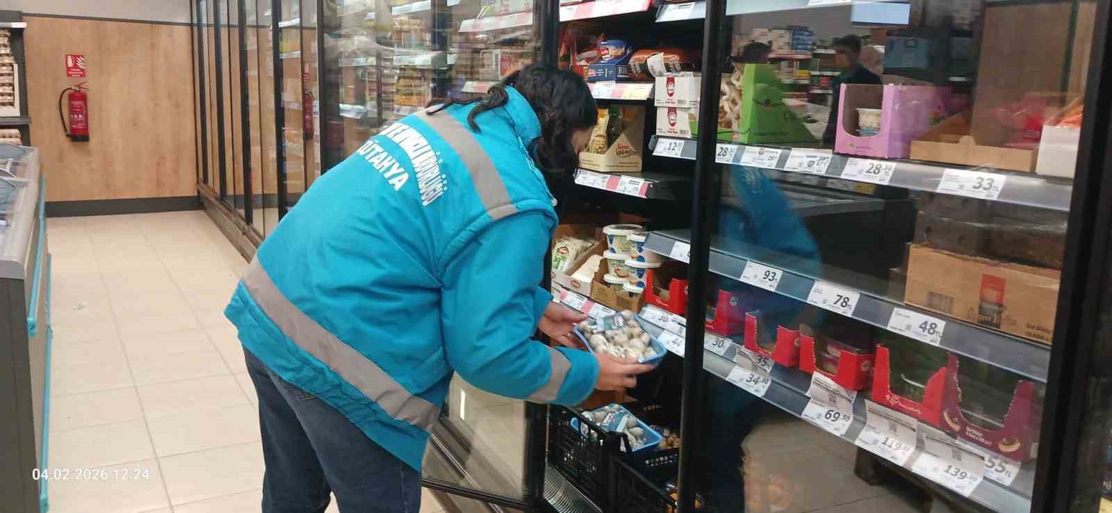 Hisarcık&rsquo;ta satışa sunulan &uuml;r&uuml;nlere y&ouml;nelik denetim yapıldı
