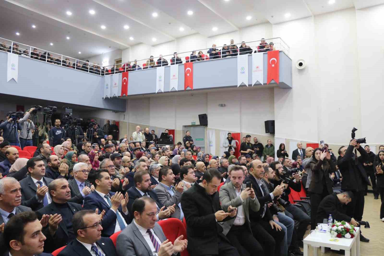 Bakan G&ouml;ktaş: "Vatandaşlarımızın ev sahibi olma hayalini  "Y&uuml;zyılın Konut Projesi" ile ger&ccedil;ek kılıyoruz"
