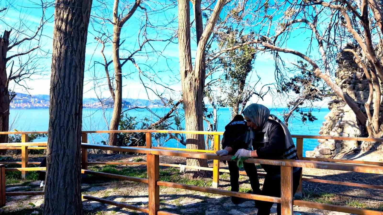 Karadeniz&rsquo;in yaşanabilir tek adası olan Giresun Adasında kapsamlı temizlik yapıldı

