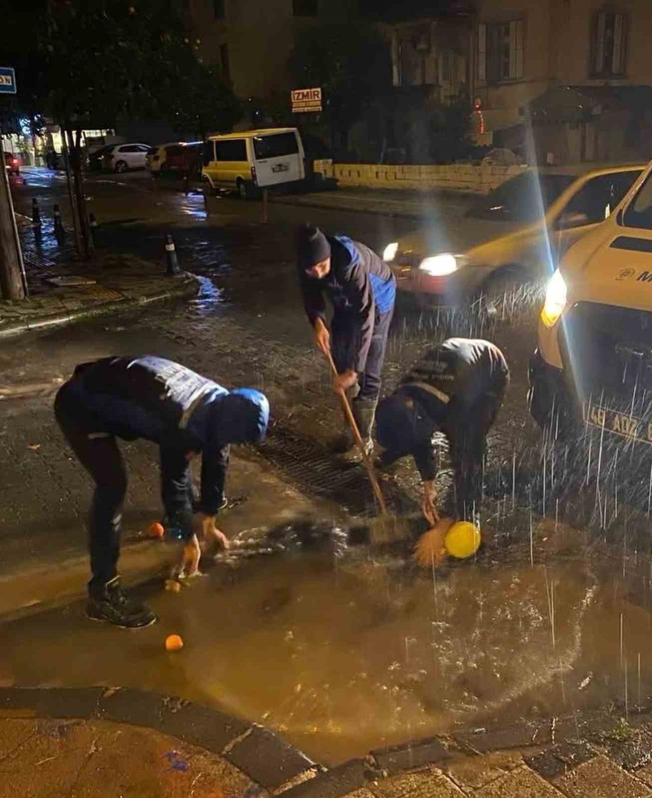 MUSKİ ekiplerinden anında m&uuml;dahale
