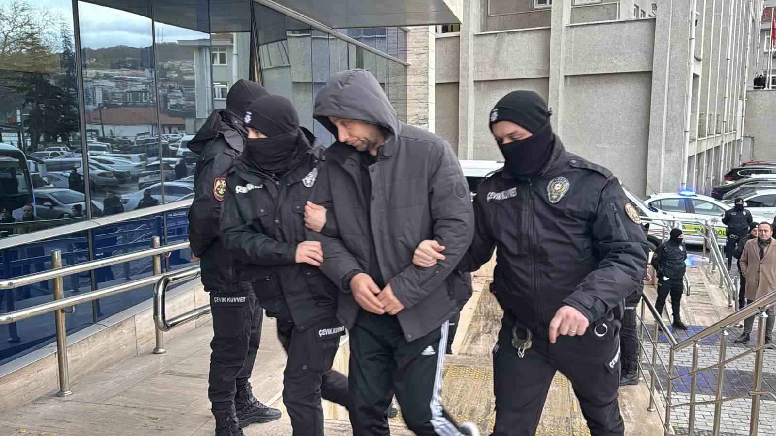 Zonguldak&rsquo;ta r&uuml;şvetle ara&ccedil; muayenesi operasyonunda 11 ş&uuml;pheli adliyede
