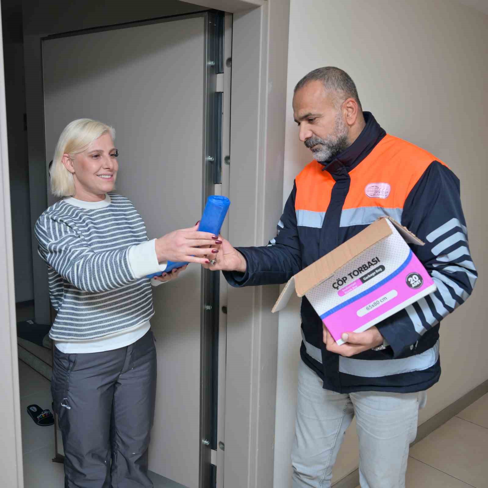 Esenyurt&rsquo;ta geri d&ouml;n&uuml;ş&uuml;m &ccedil;alışmaları yaygınlaşarak s&uuml;r&uuml;yor
