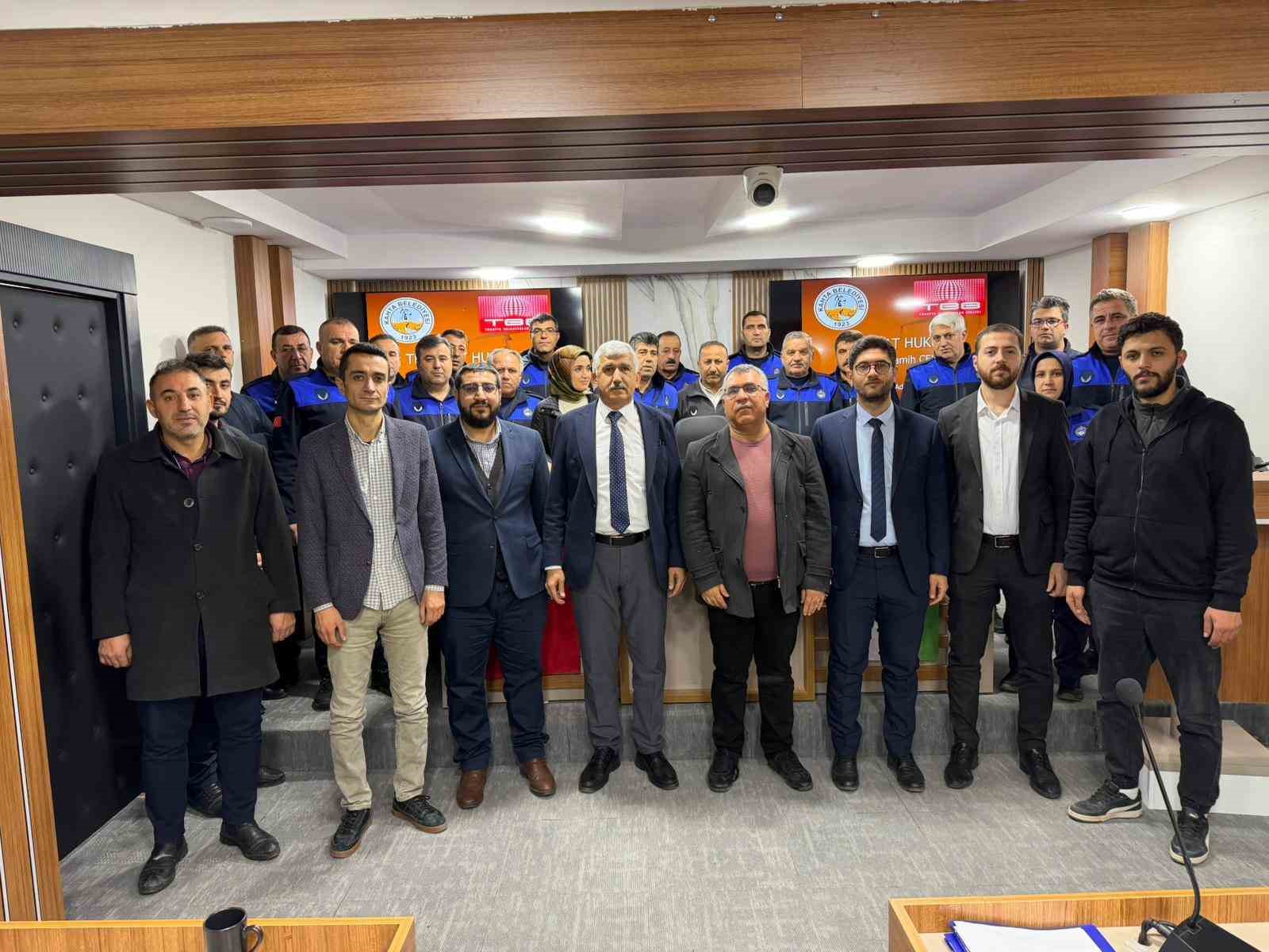 Kahta Belediyesi zabıta personeline y&ouml;nelik kapsamlı hukuk eğitimi
