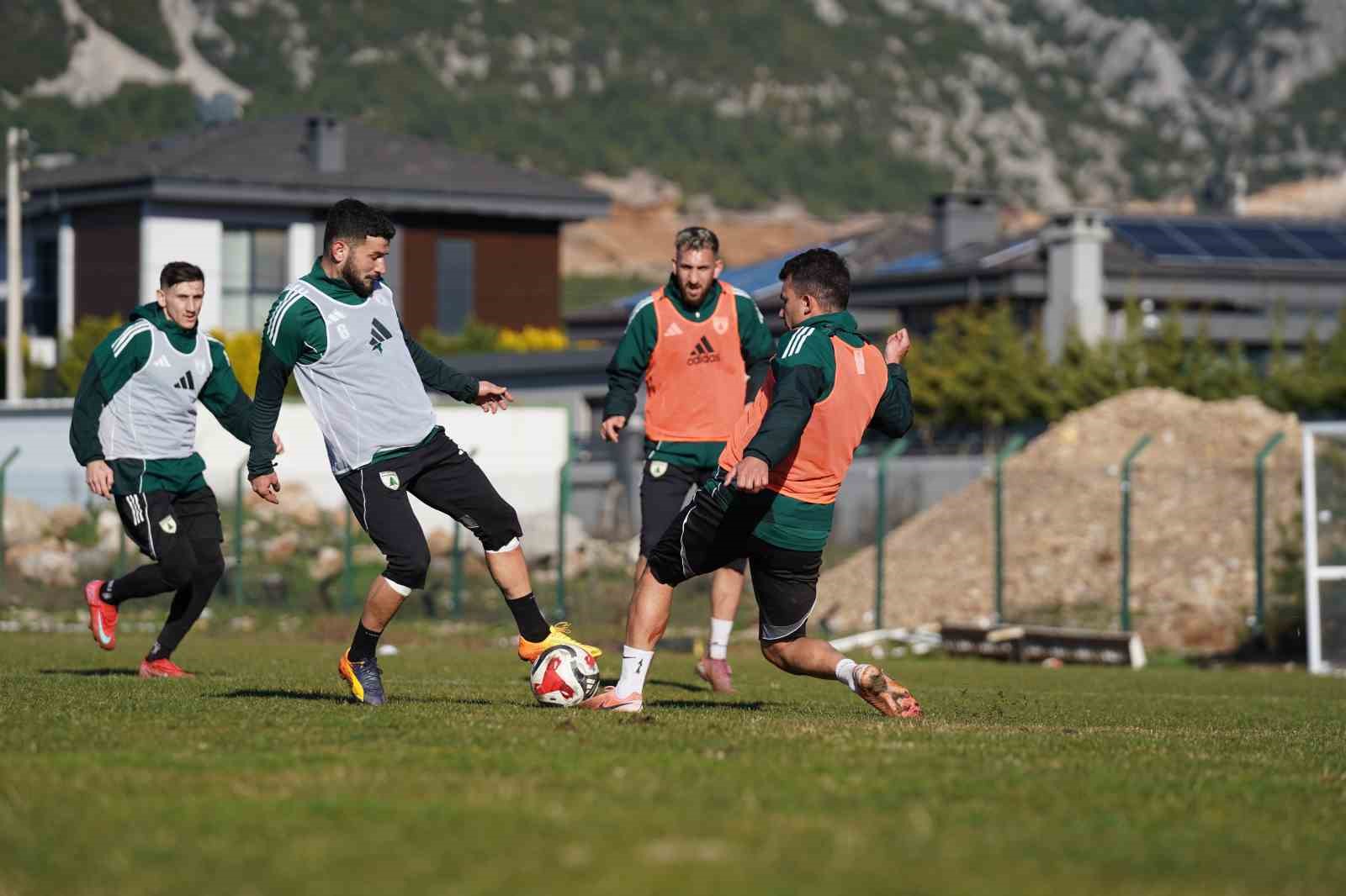 Muğlaspor İneg&ouml;lspor ma&ccedil;ına odaklandı
