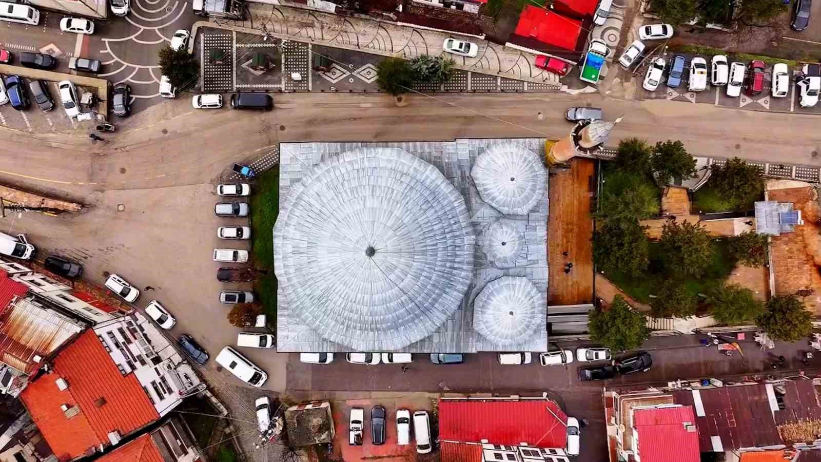 Yaklaşık 20 metrelik kubbesiyle asırlara meydan okuyor
