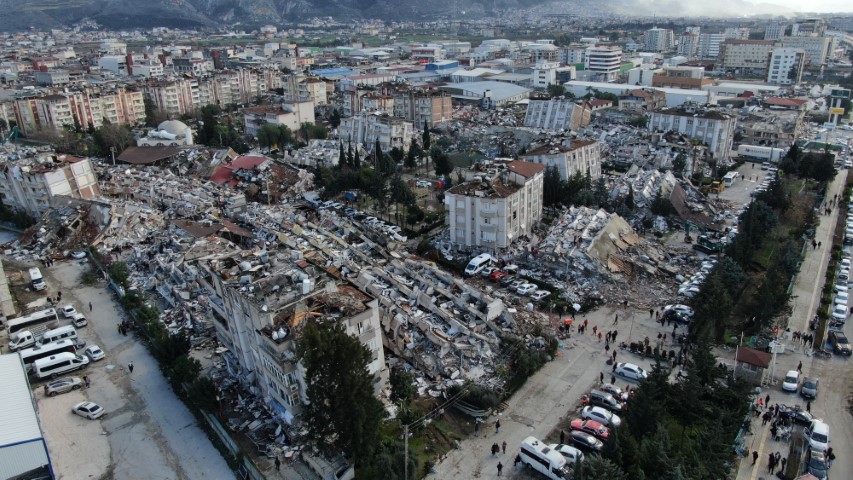 Depremde bin 200 insana mezar olan 600 konutlar ihya s&uuml;reciyle birlikte yeniden vatandaşlara yuva oldu