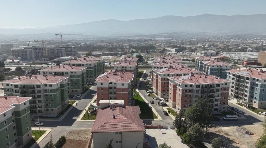 Depremde bin 200 insana mezar olan 600 konutlar ihya s&uuml;reciyle birlikte yeniden vatandaşlara yuva oldu