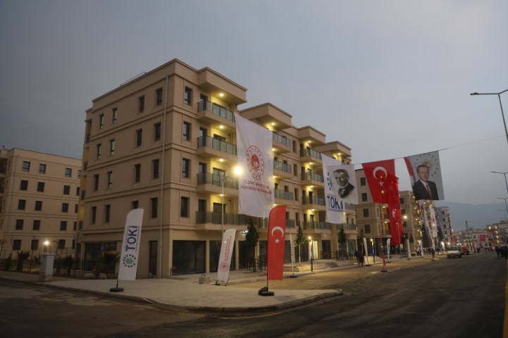 Depremin yıktığı gecekondu mahallesi, ihya s&uuml;reciyle yeniden inşa edildi