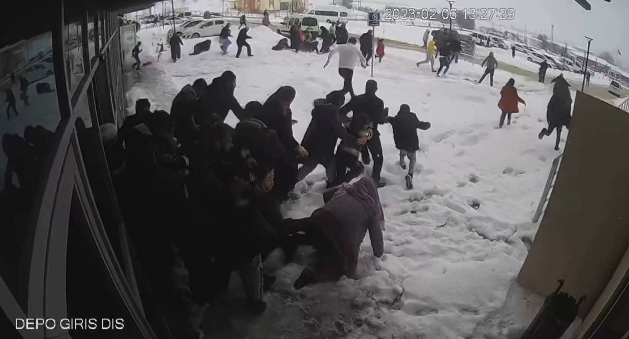 Malatya&rsquo;da 7,6&rsquo;lık depremin hastanedeki panik anları kamerada