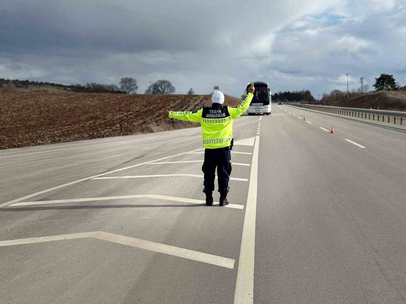 Bilecik&rsquo;te sivil otob&uuml;s denetimi yapıldı
