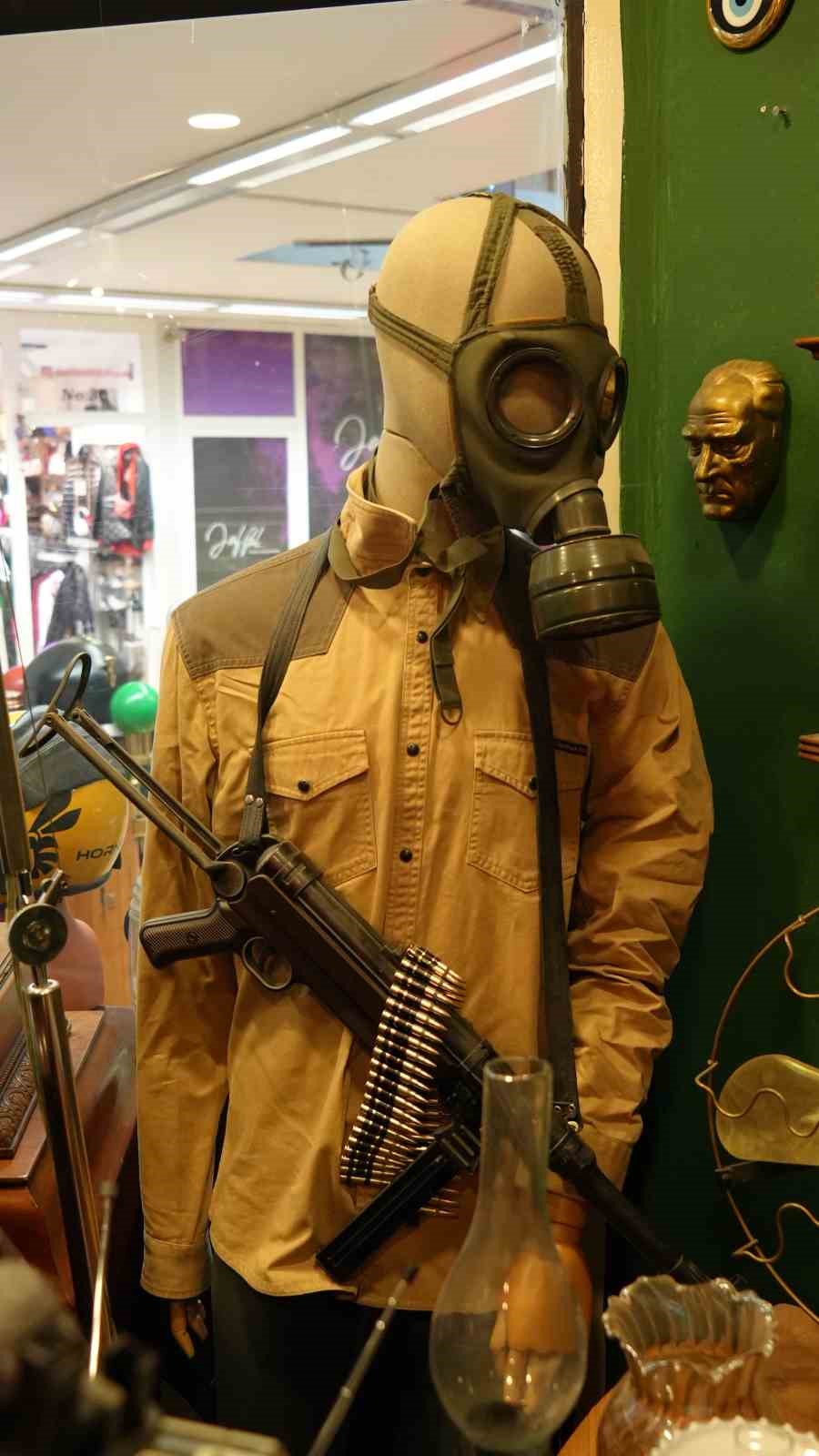 2. D&uuml;nya Savaşı&rsquo;nın izleri Ankara&rsquo;daki bir antikacıda g&uuml;ny&uuml;z&uuml;ne &ccedil;ıktı
