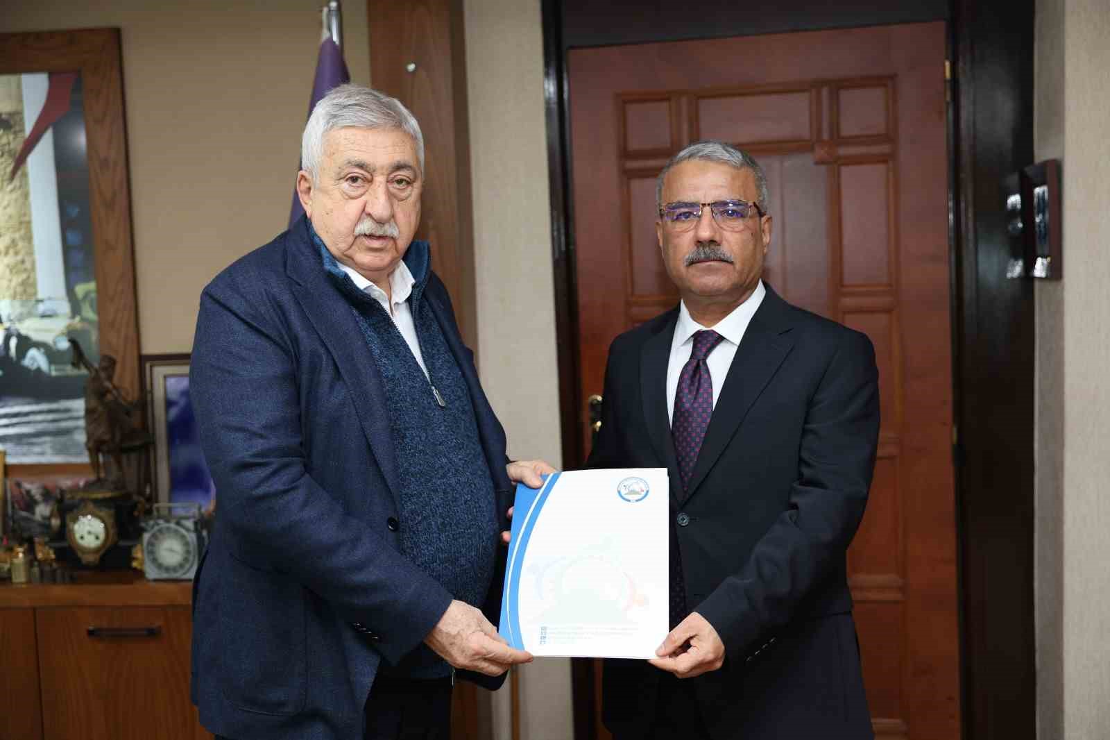 AESOB heyetinden TBMM&rsquo;de esnaf g&uuml;ndemi
