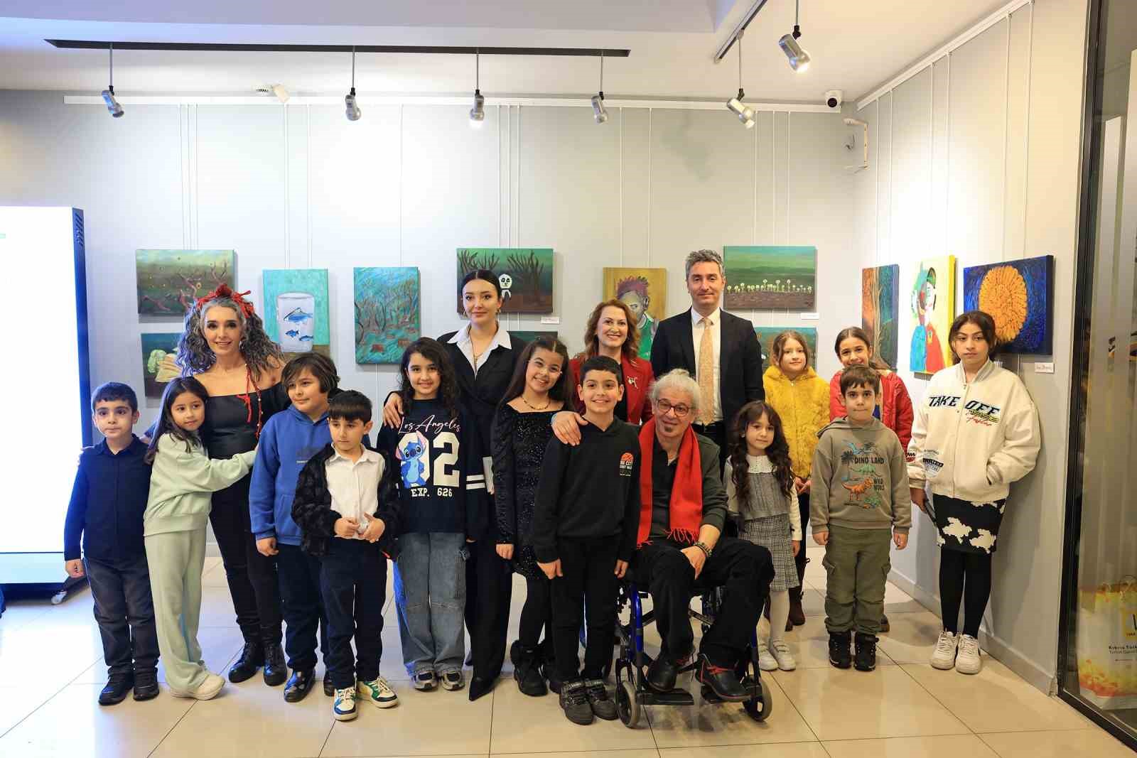 K&uuml;&ccedil;&uuml;k ellerden ekolojik farkındalık sergisi
