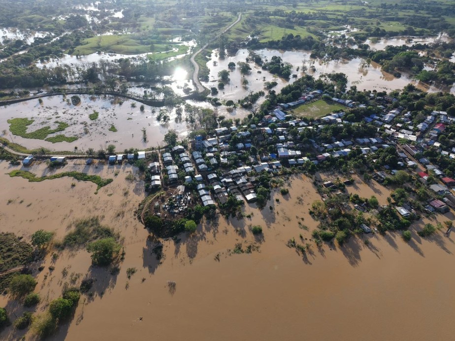 Kolombiya'da &uuml;lke genelindeki sellerde 6 kişi hayatını kaybetti