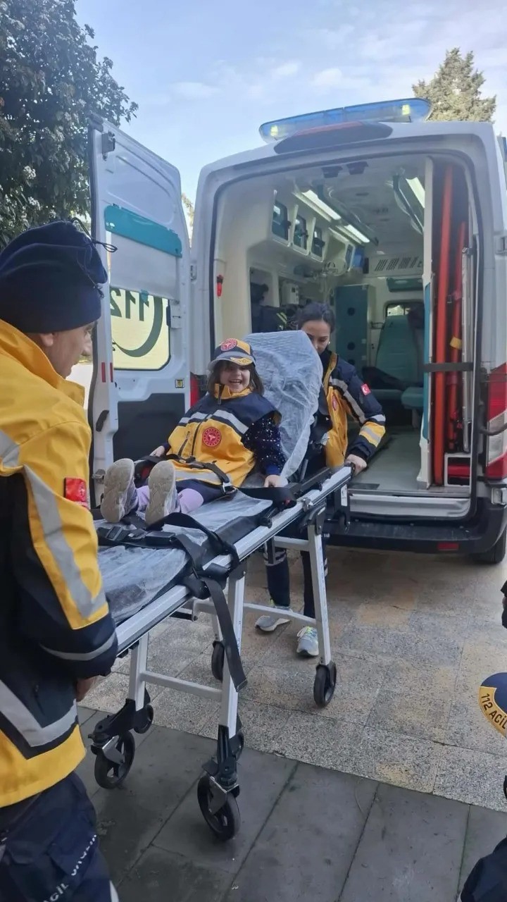 Sinop&rsquo;ta minik &ouml;ğrenciler ambulansı yakından tanıdı
