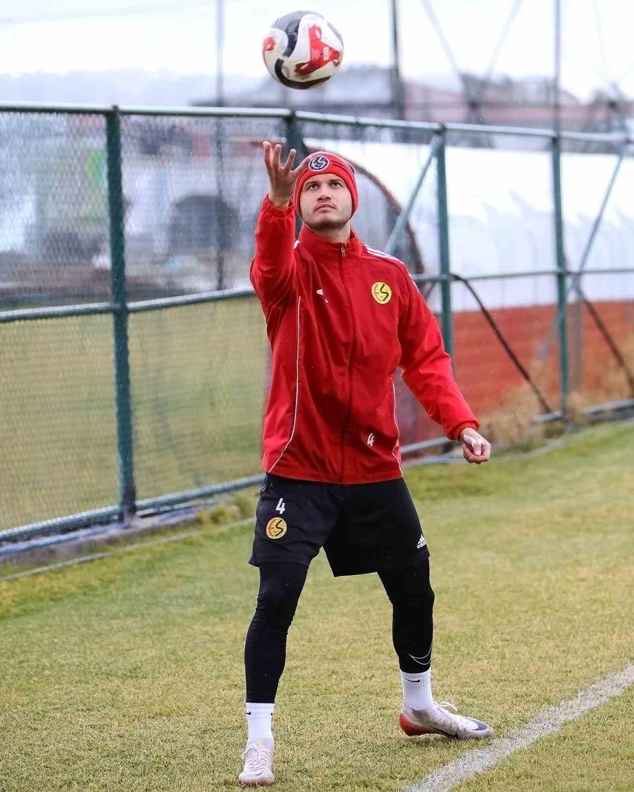 Eskişehirspor, Uşak deplasmanı &ouml;ncesi hazırlıkları tamamladı
