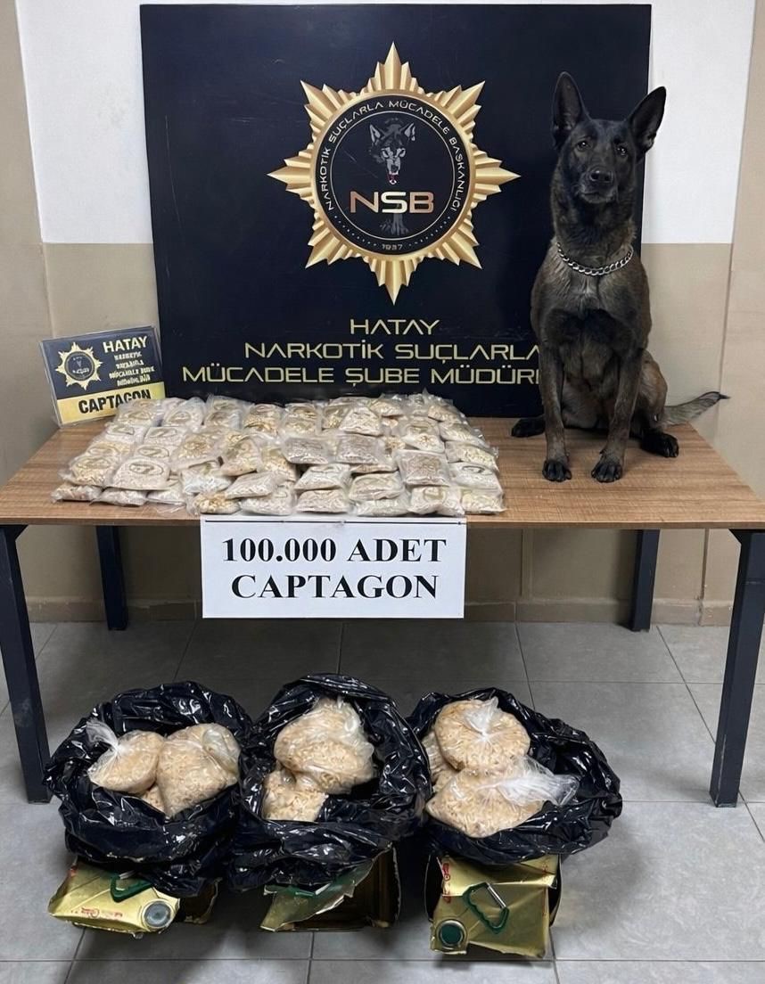 Zeytinyağı tenekelerinden 100 bin uyuşturucu hap &ccedil;ıktı
