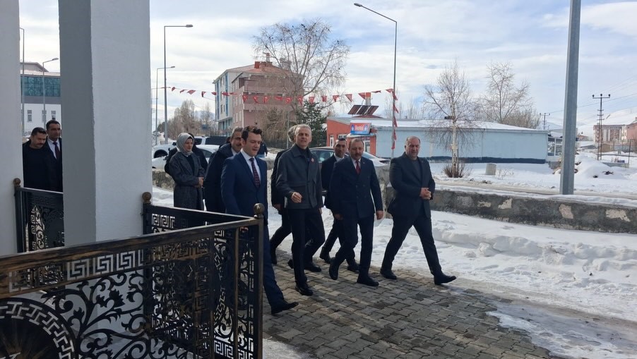 &Ccedil;ıldır &Ouml;ğretmenevi M&uuml;şteri Kabul&uuml;ne Başladı
