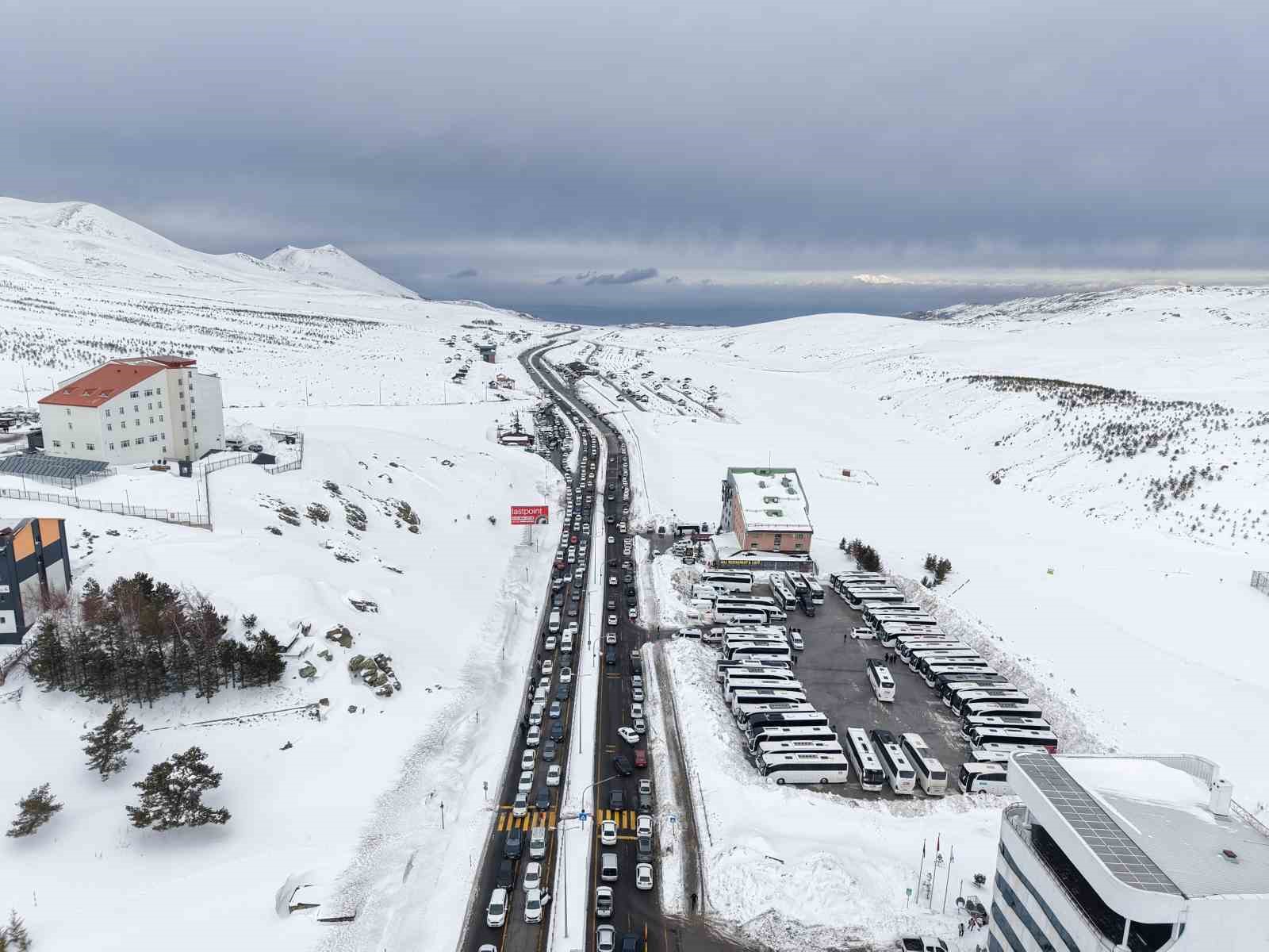 Erciyes&rsquo;te hafta sonu yoğunluğu
