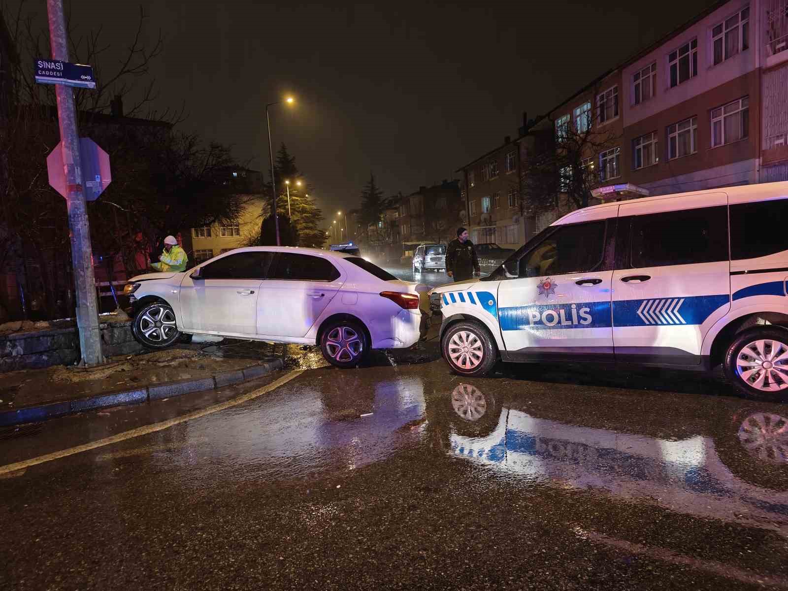 Kayseri&rsquo;de polis aracı ile otomobil &ccedil;arpıştı: 1 yaralı
