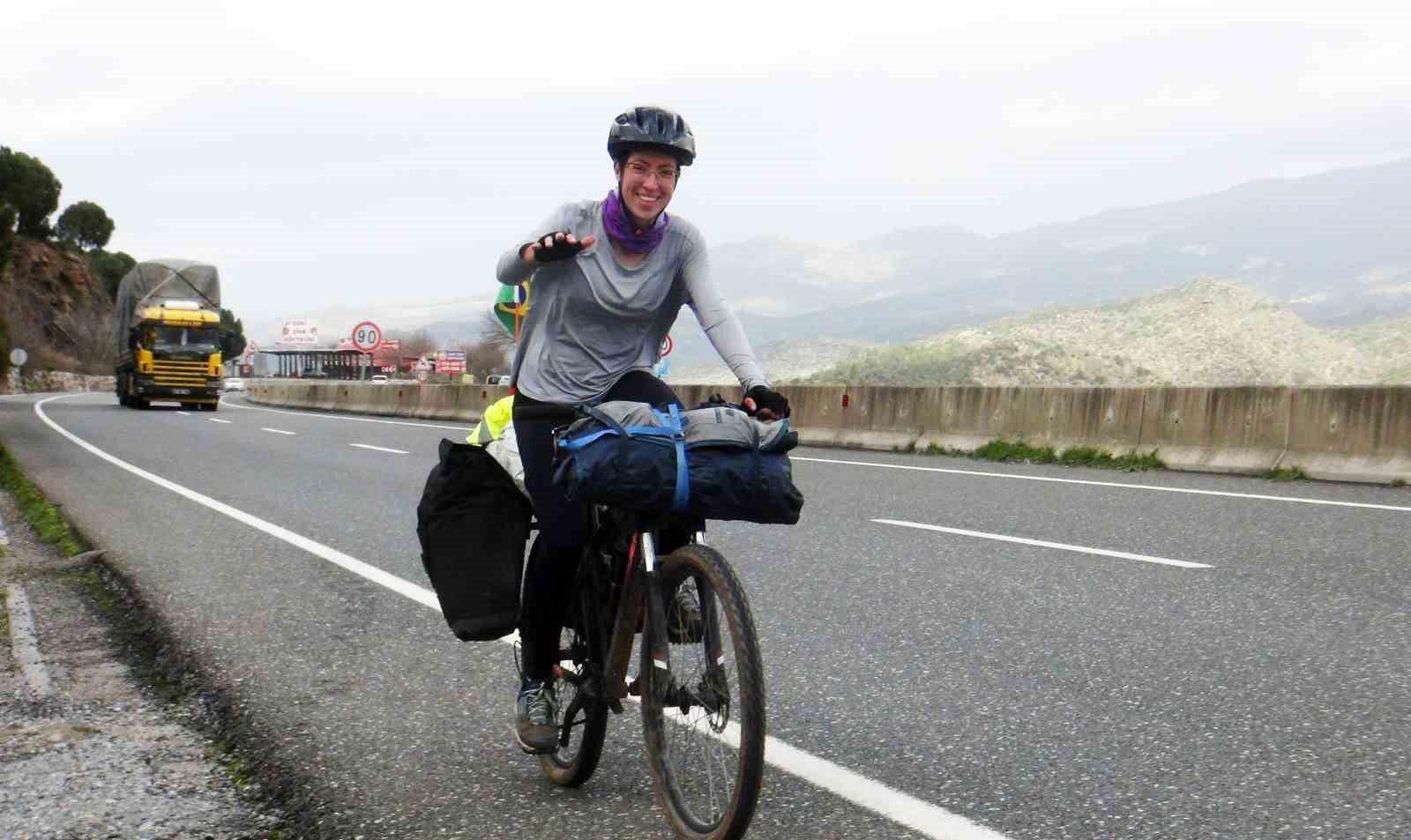 Yeni k&uuml;lt&uuml;rleri tanımak i&ccedil;in Brezilya&rsquo;dan &Ccedil;in&rsquo;e pedal &ccedil;eviriyor
