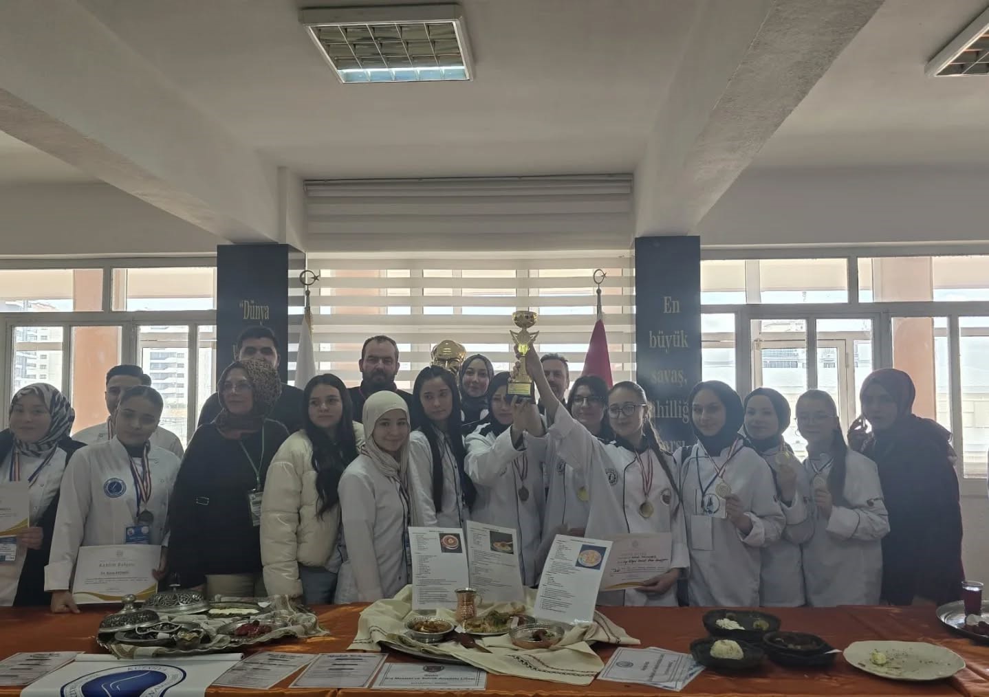 Gedizli kızlardan b&ouml;lge birinciliği
