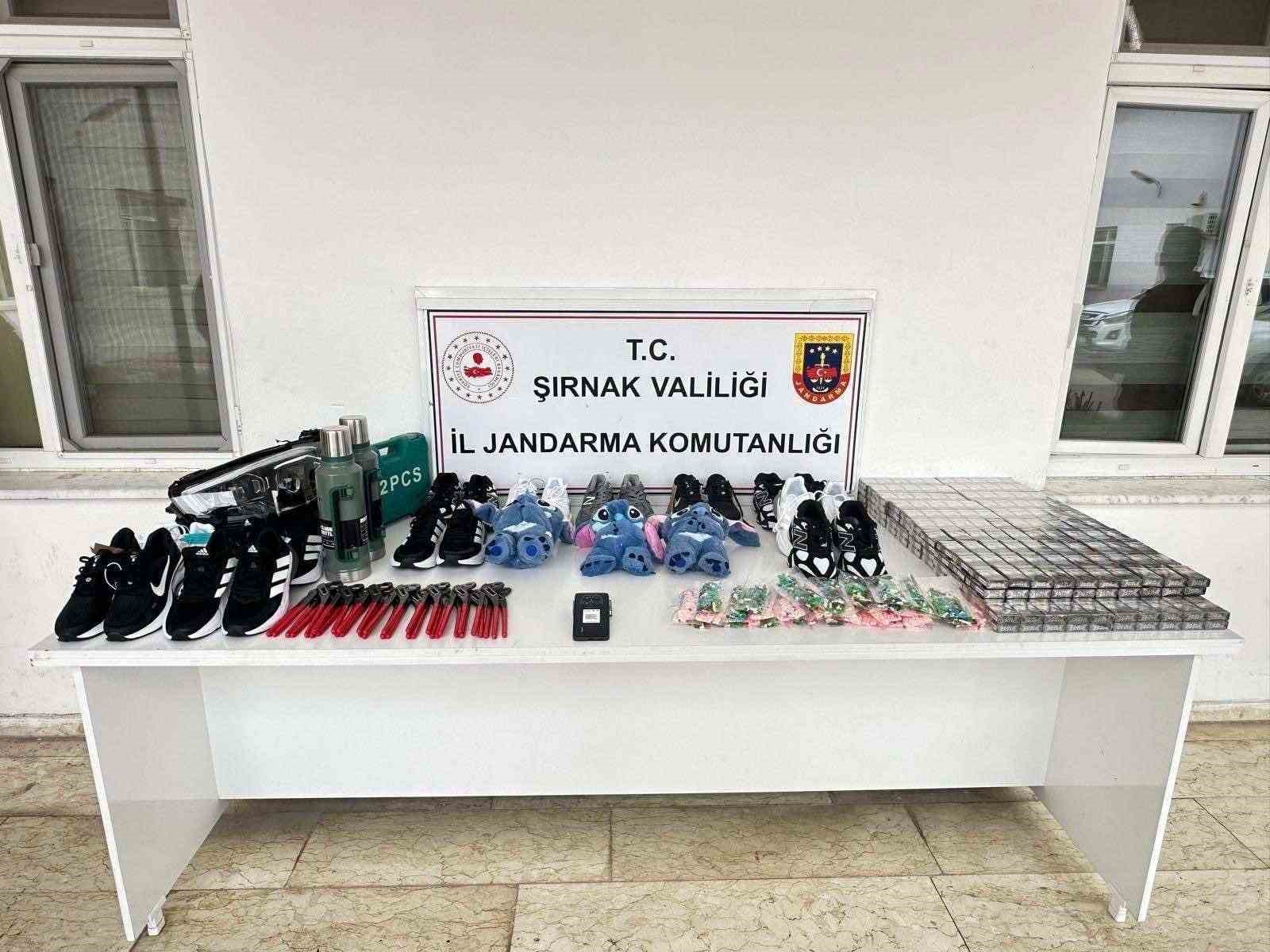 Şırnak&rsquo;ta 14 milyonluk ka&ccedil;ak &uuml;r&uuml;n ele ge&ccedil;irildi, aranan 52 şahıs yakalandı
