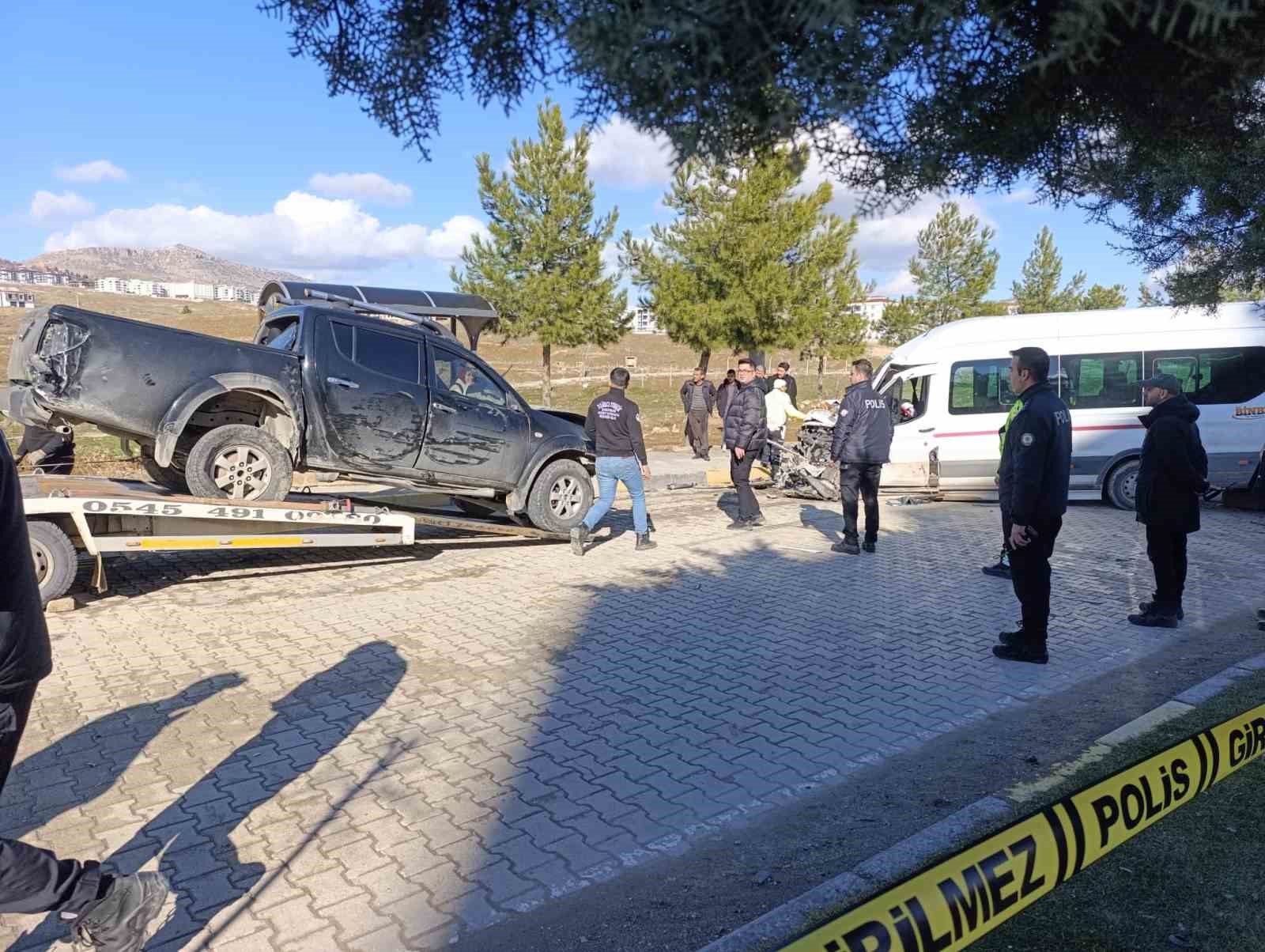 Diyarbakır&rsquo;da 5 aracın karıştığı kazada maddi hasar oluştu
