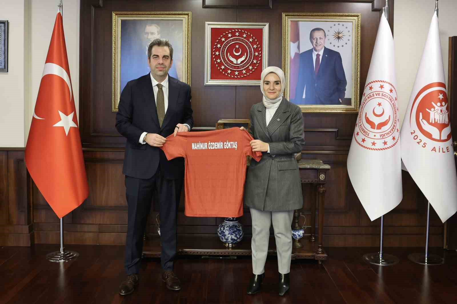 Bakan G&ouml;ktaş: "&Ccedil;ocuklarımızın ve gen&ccedil;lerimizin potansiyellerini en iyi şekilde keşfetmelerine katkı sağlamayı s&uuml;rd&uuml;receğiz"
