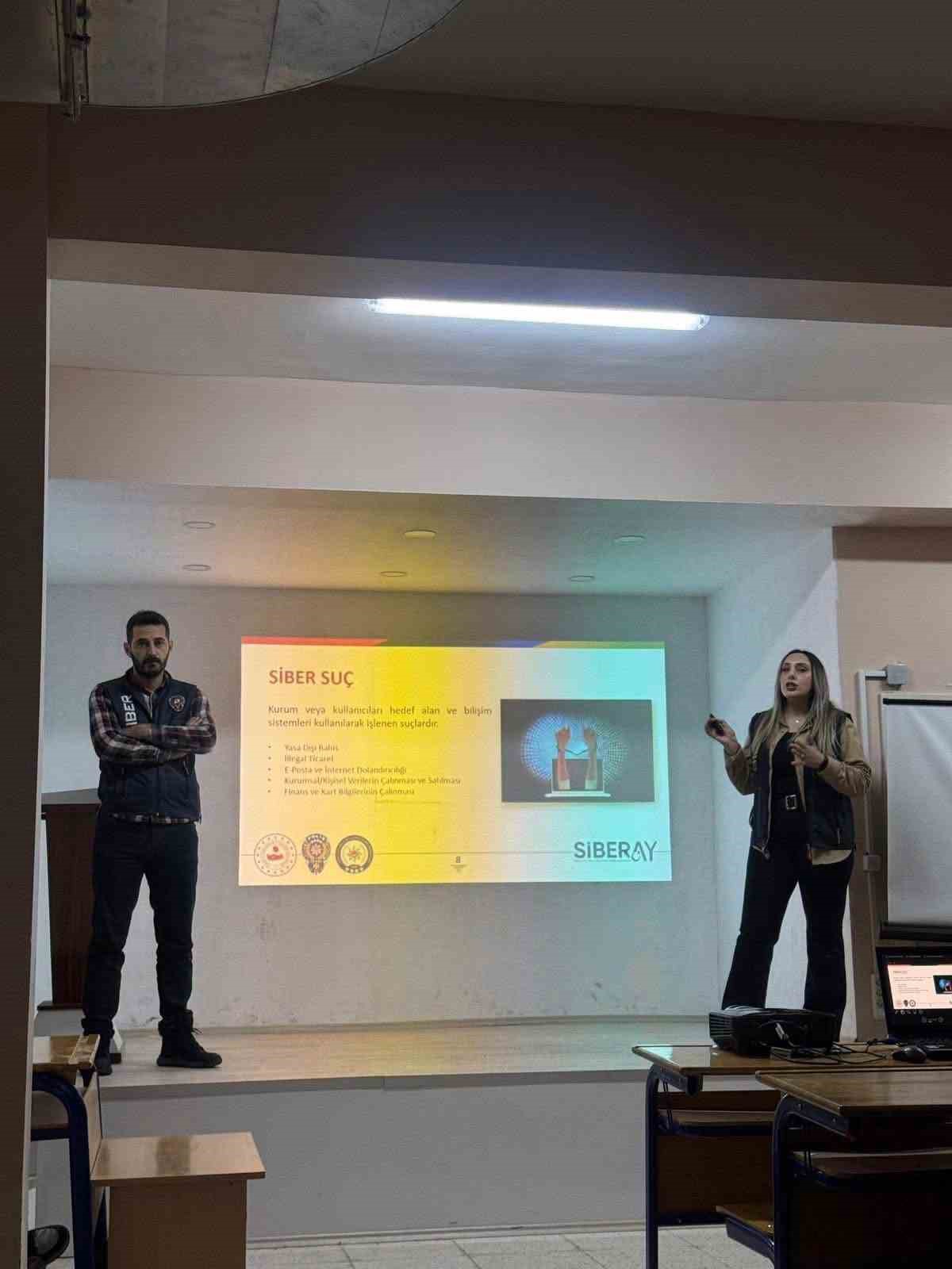 Tomarza&rsquo;da lise &ouml;ğrencilerine siber g&uuml;venlik semineri verildi
