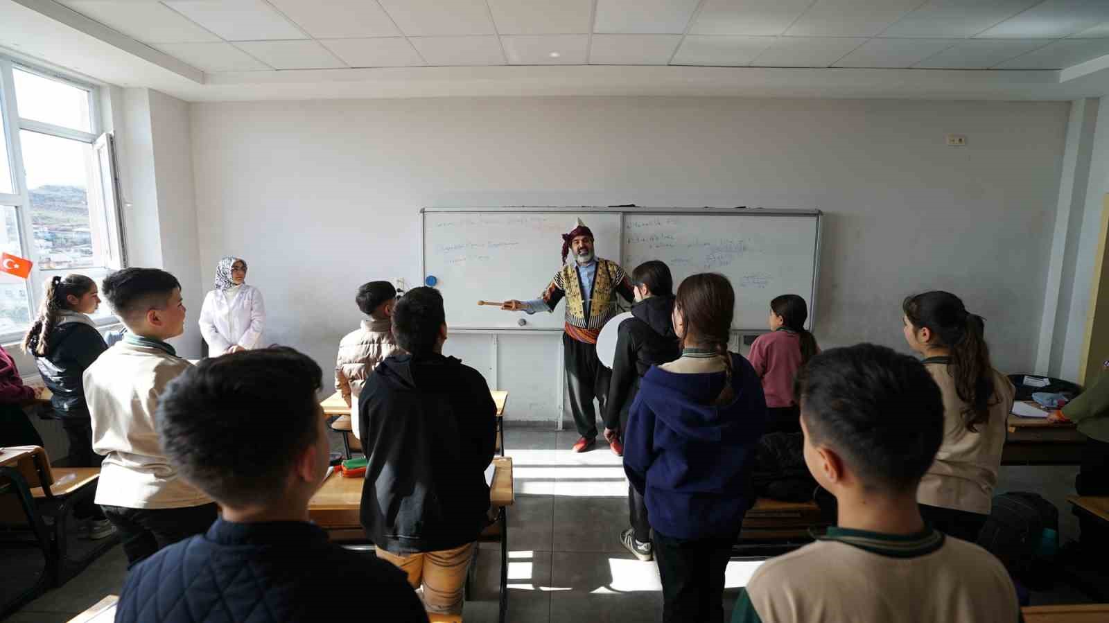 Kahramanmaraş&rsquo;ın kurtuluş direnişi okullara taşındı
