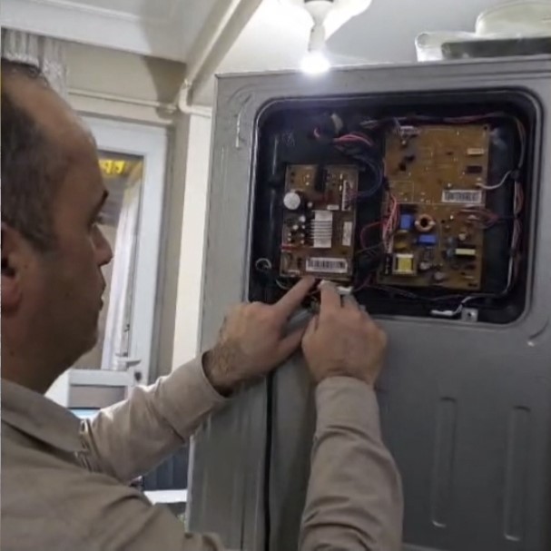 Sultangazi&rsquo;de bozulan buzdolabı i&ccedil;in yapay zekadan destek aldı, 12 bin liralık masraftan kurtuldu