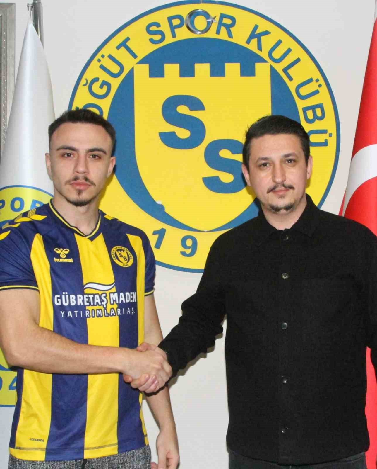 Gen&ccedil; milli takımın formasını defalarca terletmiş kanat oyuncusu S&ouml;ğ&uuml;tspor&rsquo;a transfer oldu
