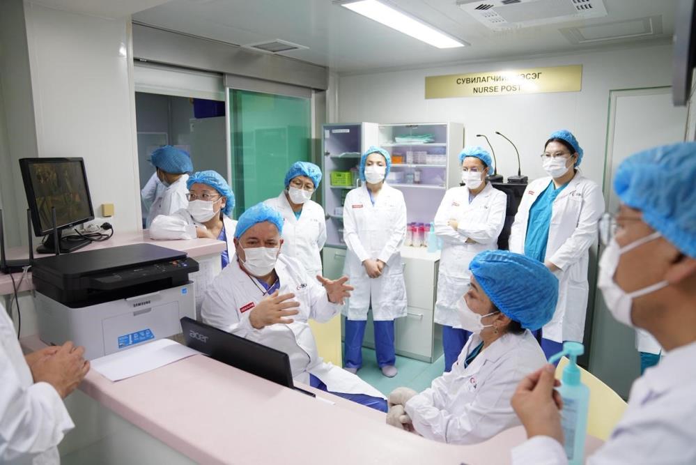 Moğolistan&rsquo;daki ilk &ccedil;ocuk kemik iliği naklini T&uuml;rk ve Moğol hekim ekipleri birlikte ger&ccedil;ekleştirdi