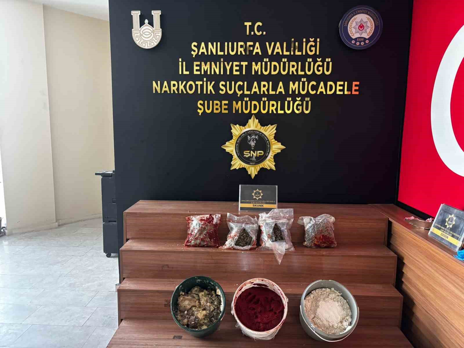 Sal&ccedil;a ve peynir kovalarından uyuşturucu &ccedil;ıktı
