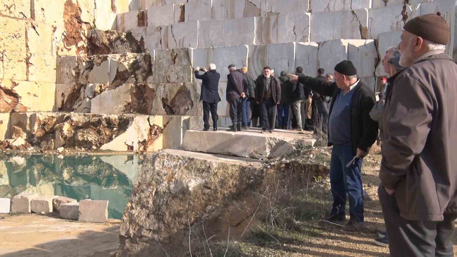 Bir k&ouml;y&uuml; ayaklandıran karar: Kaynak suyu i&ccedil;in eylem yaptılar
