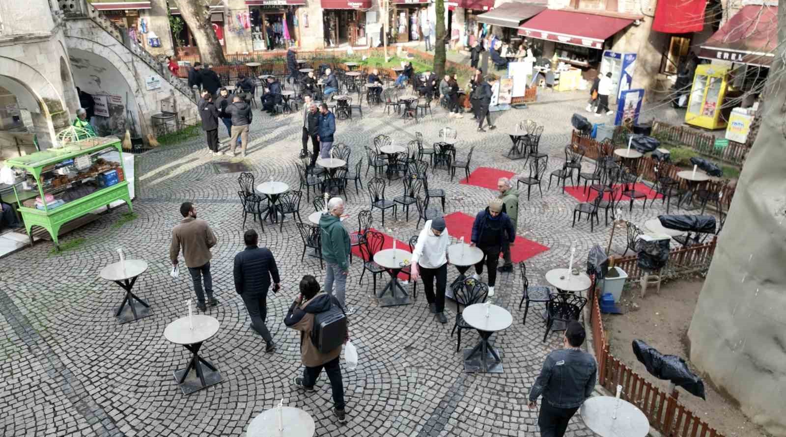 Bursa&rsquo;da tarihi hanlarda yeni d&ouml;nem: Avlular boşaltılıyor
