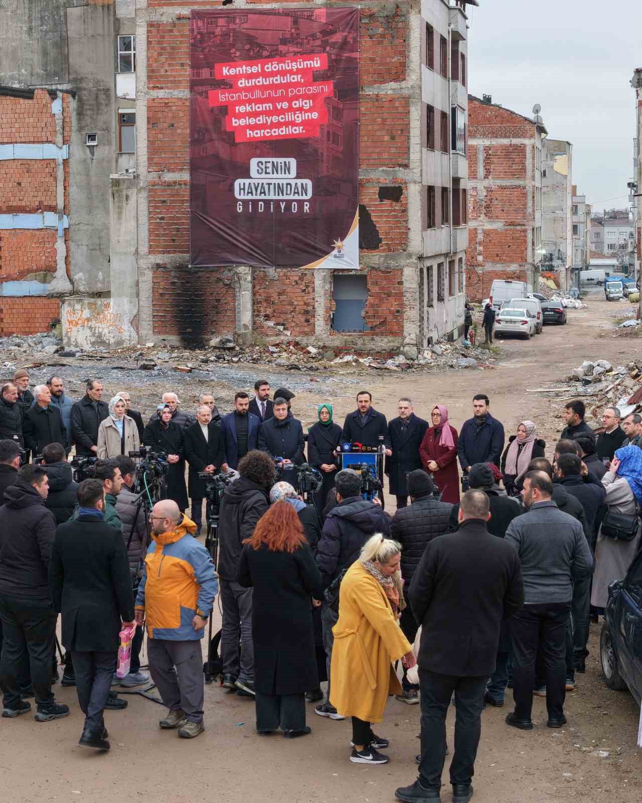 AK Parti İstanbul İl Başkanı &Ouml;zdemir&rsquo;den İBB y&ouml;netimine: "Bayrampaşa&rsquo;da 6 yıldır tamamlanmayan kentsel d&ouml;n&uuml;ş&uuml;m" tepkisi
