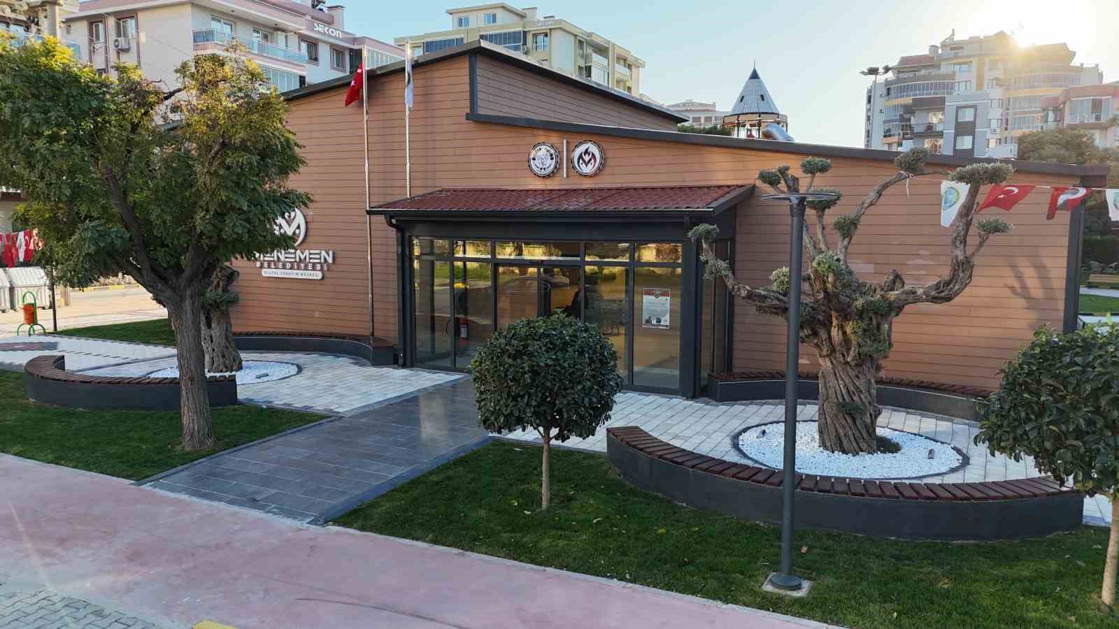 Menemen&rsquo;de binlerce y&uuml;rek, Kurtuluş Savaşı ruhunu hissetti
