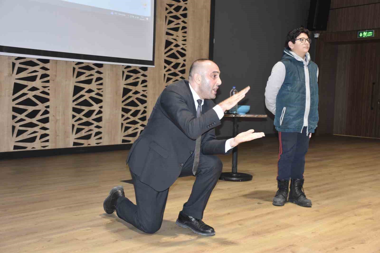 Karacabey Belediyesi&rsquo;nden sınav s&uuml;recindeki &ouml;ğrencilere destek
